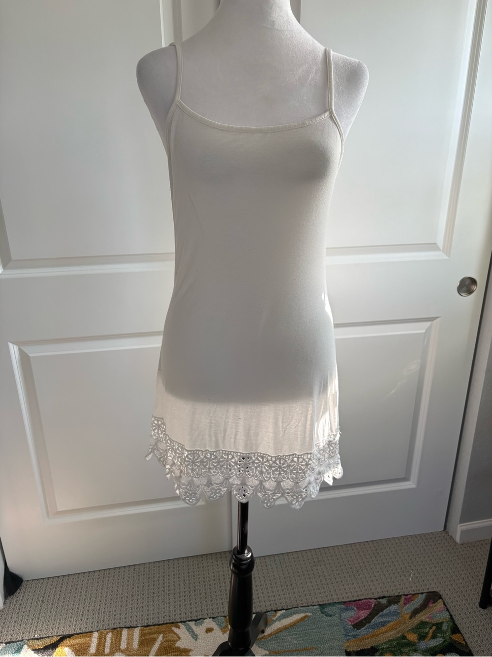 Monoreno Cream Lace-Hem Slip Dress with Spaghetti Straps
